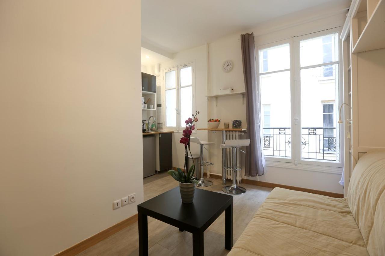 Renovated Studio For 2 Apartment Париж Стая снимка