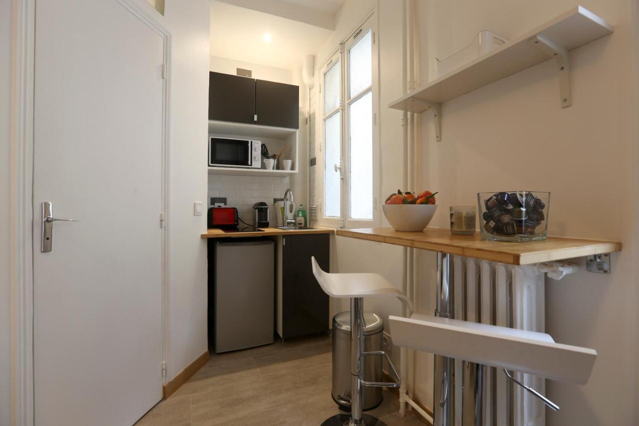 Renovated Studio For 2 Apartment Париж Стая снимка